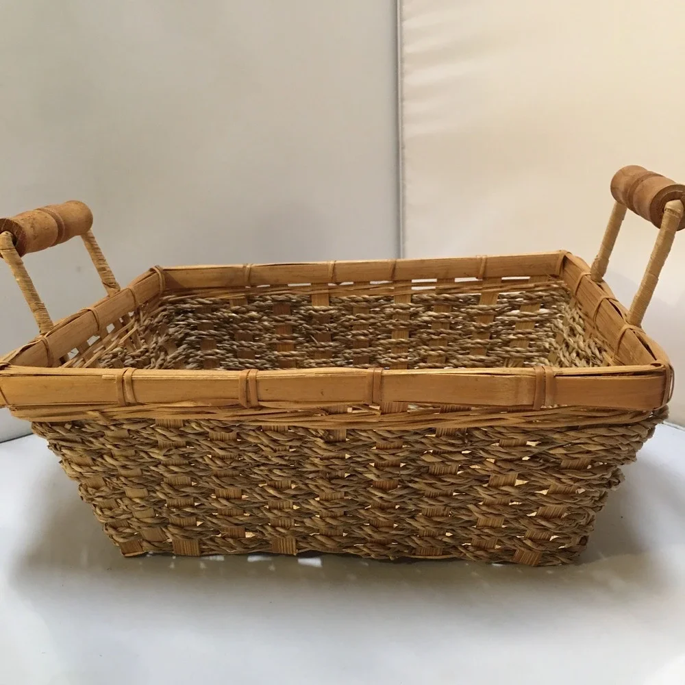 Woven Seagrass Basket Unisex Medium Tan Rectangular‎ Bamboo Handles Cottagecore